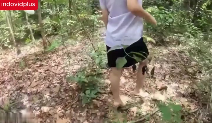 Guru Suka Ngentod Murid Di Kebun