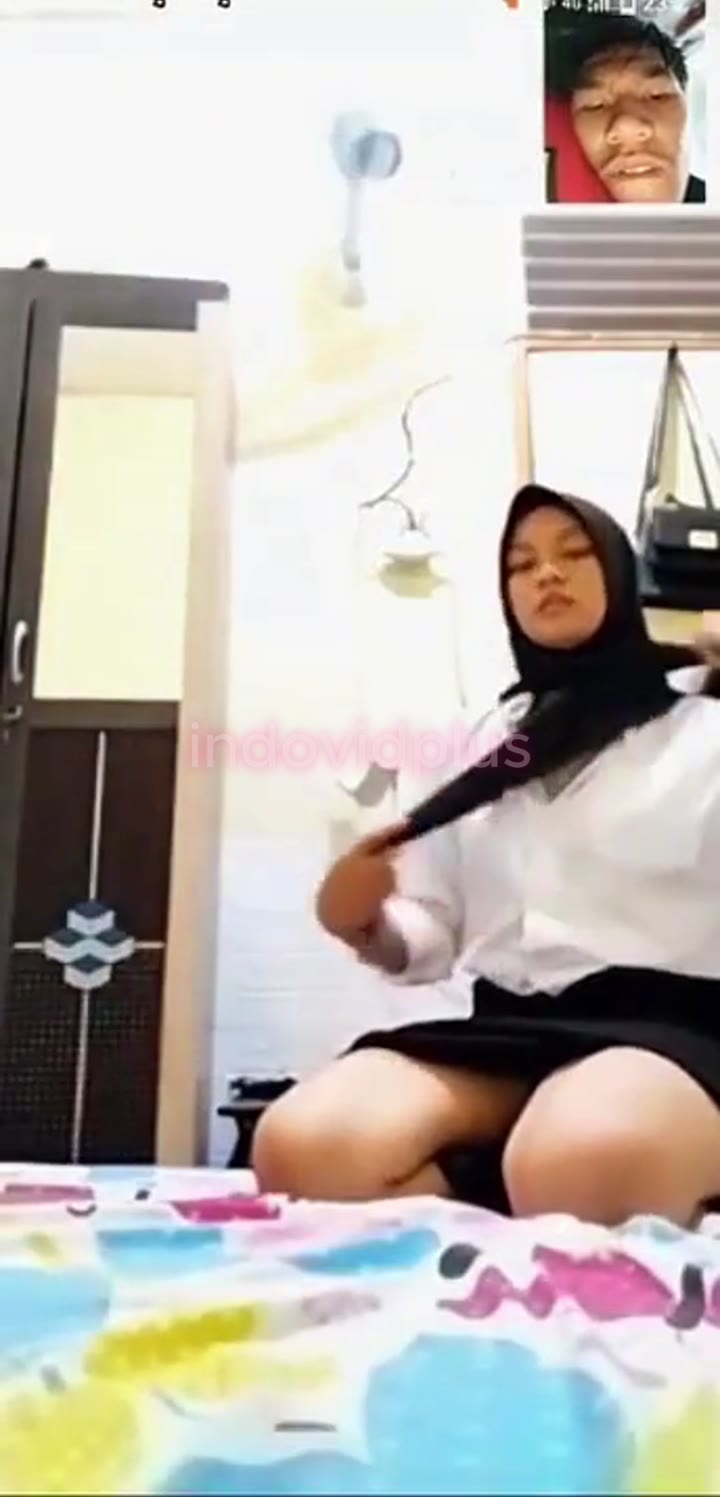 Dina Hijab Vcs Ngangkang Buka Baju