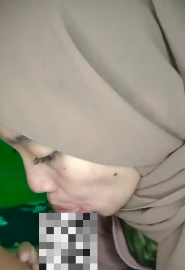 Ukhti Zahro – sampai mentokin di tenggorokan