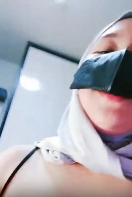 Caca Jilbab Memeknya Gatel Banget Minta Crot dalam