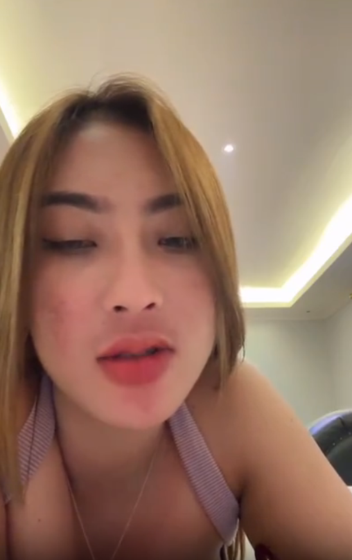 Viral Unge live sambil pamer Toket!