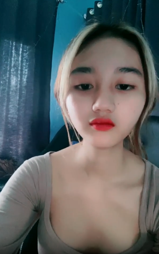 Toket kecil live malu malu berujung buka-buka’n