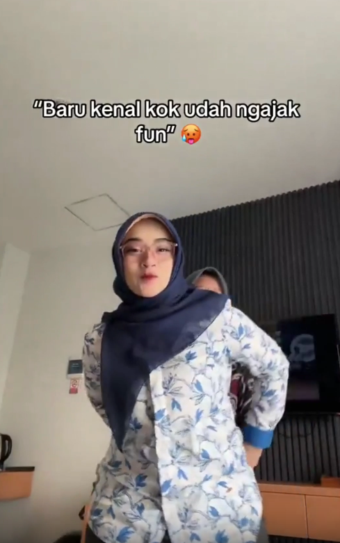 Bu guru salsa viral colmek dikamar