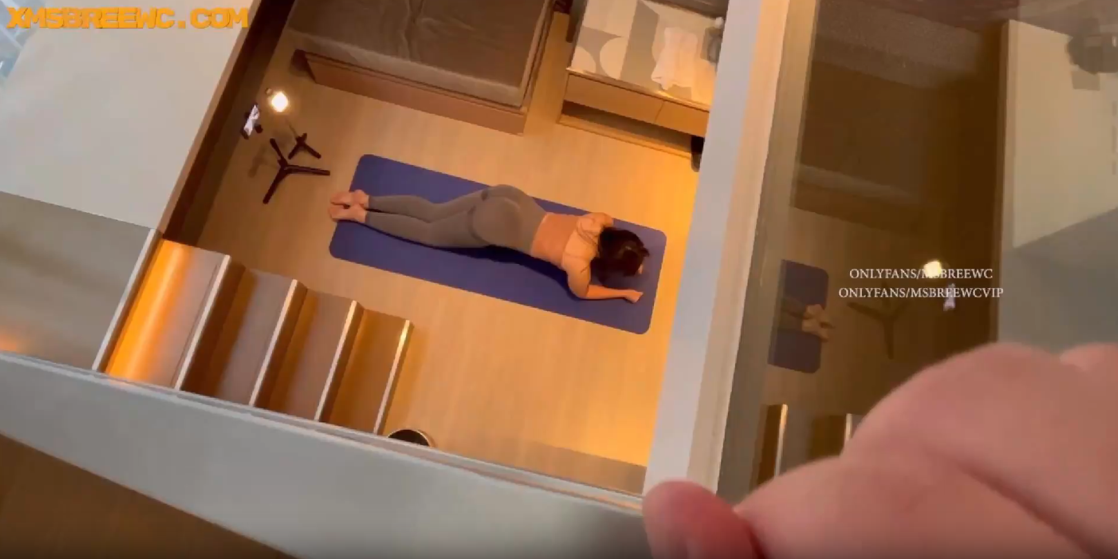 Msbreewc – He is horny seeing me doing yoga