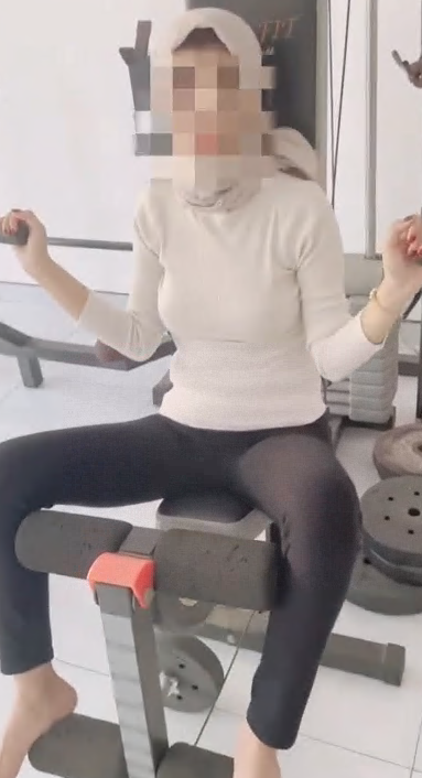 Gita Amelia Percakapan gym