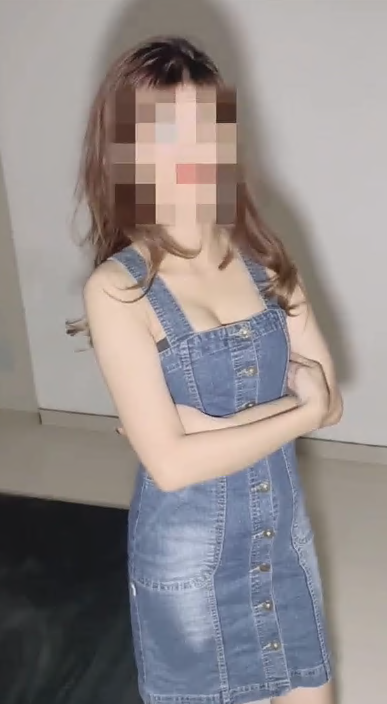 Gita Amelia rok biru ngewe