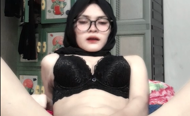 Ukhti Cantik Lagi Colmek