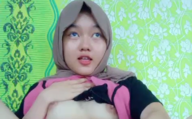 RANIA ABG CANTIK LAGI COLMEK