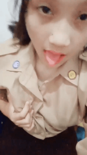 Cewek baju pramuka spil toket gede