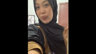 Wajah Binal Laras Bikin Konti Ngaceng