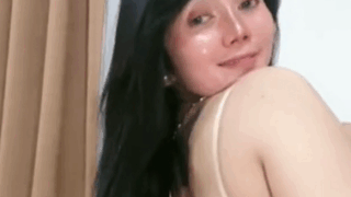 tante delia striptis bugin di camera