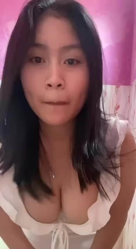 Si Manis Punya Toket Jumbo