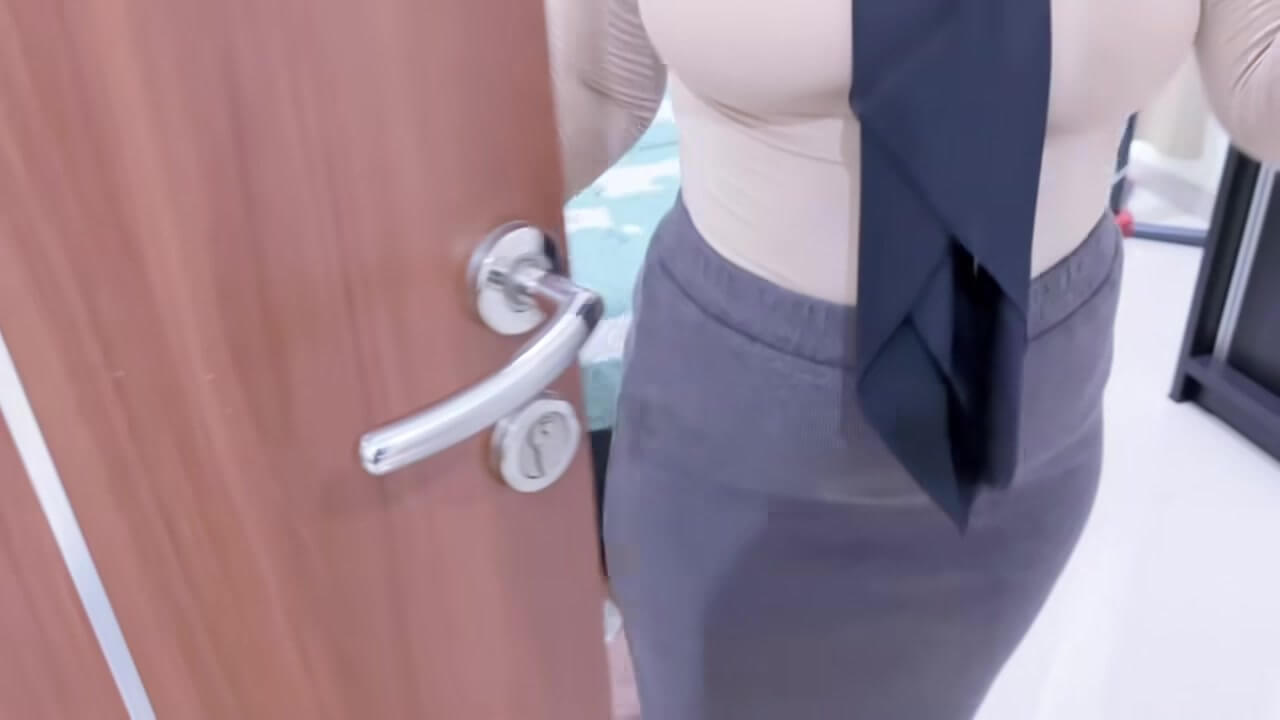 ibu temanku yang montok