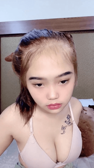 Cewek berbadan mungil tapi punya toket besar