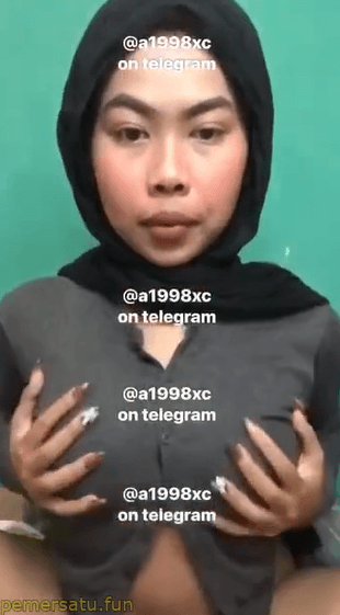 Hijab Toket Sedang Colmek