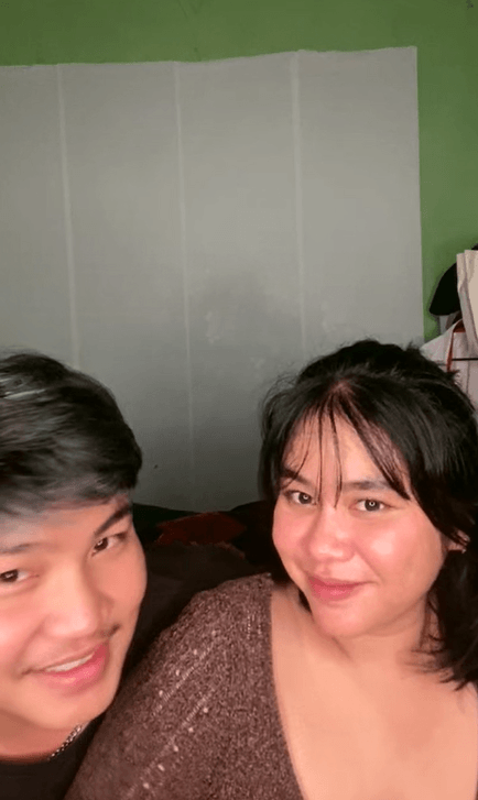 Tante ajarin brondong yang enak-enak