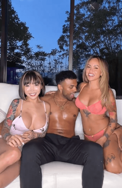 Sepulang resepsi kami threesome